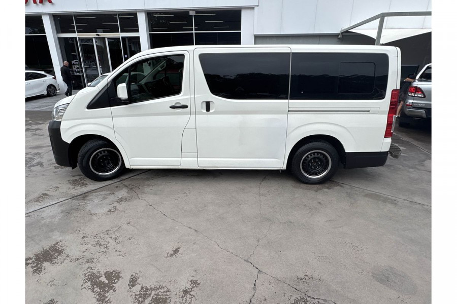 2021 Toyota HiAce GDH300R Van Image 6