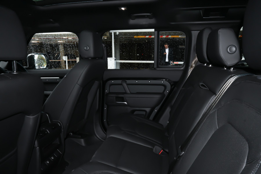 2025 MY25.5 Land Rover Defender L663 110 D350 X-Dynamic SE SUV