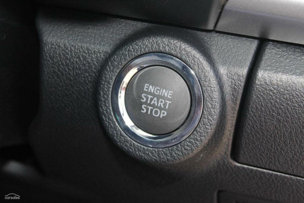 2016 Toyota HiLux  SR5 Double Cab Pick Up Image 12