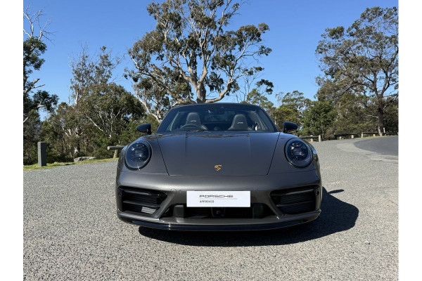 2022 Porsche 911 992 Targa 4 GTS Convertible Image 3