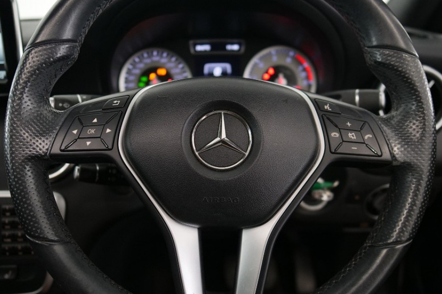 2014 Mercedes-Benz A Class W176 A200 Hatchback Image 8