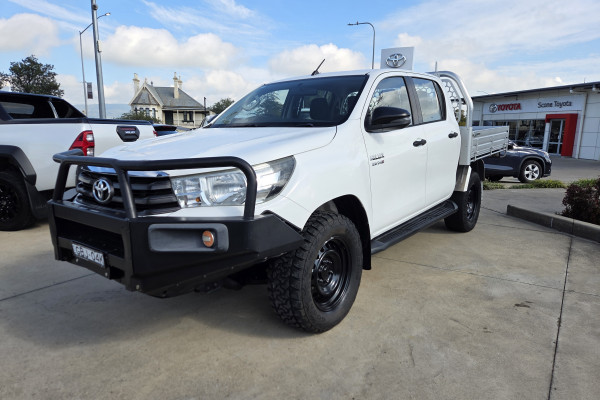 2018 Toyota HiLux  SR Double Cab Pick Up Image 3