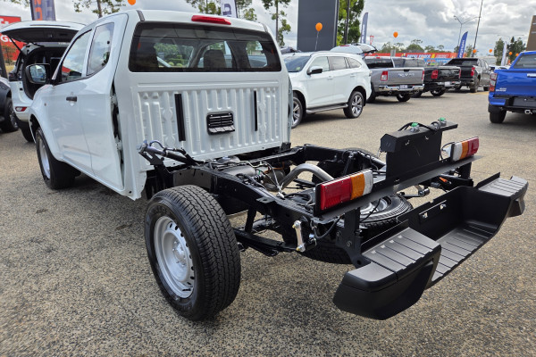 2026 Isuzu D-MAX RG SX Cab Chassis Image 5