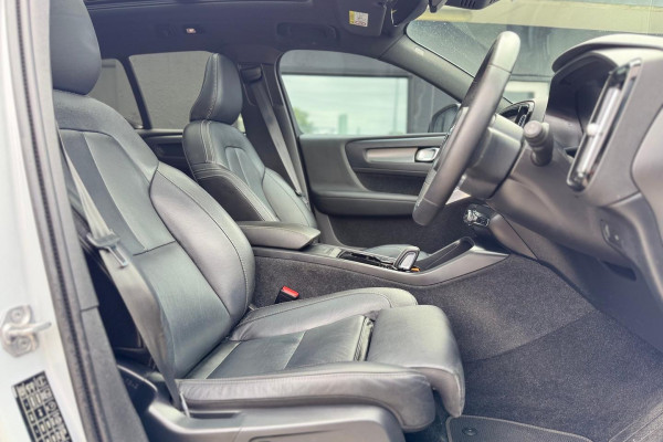 2021 MY22 Volvo XC40 XZ Recharge Pure Electric SUV Image 17