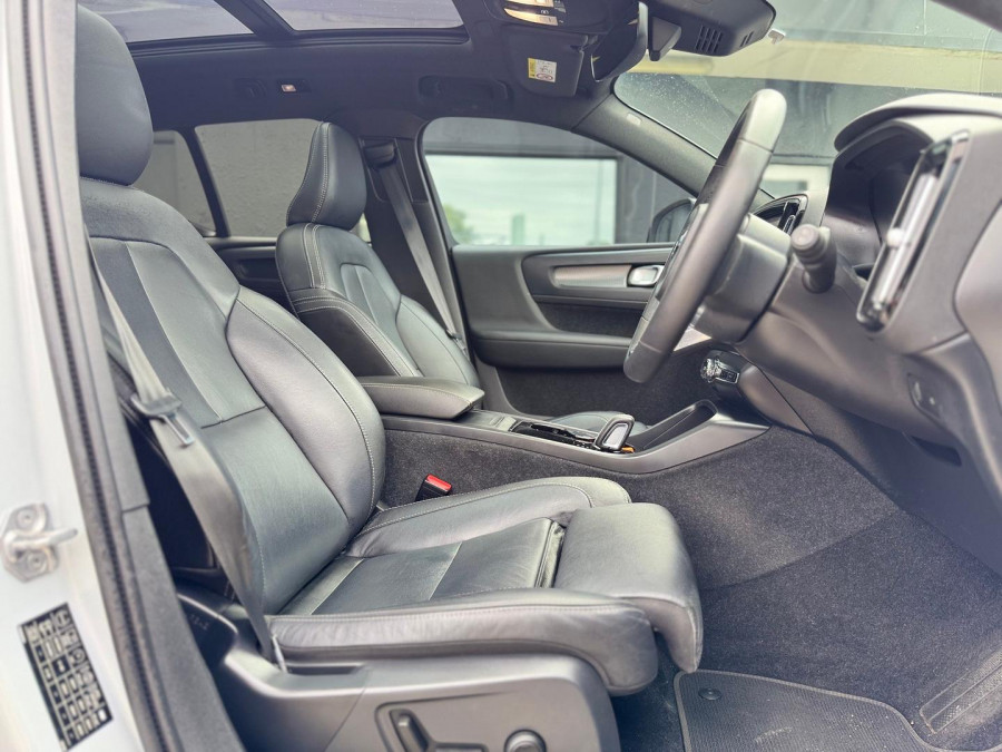2021 MY22 Volvo XC40 XZ Recharge Pure Electric SUV Image 17