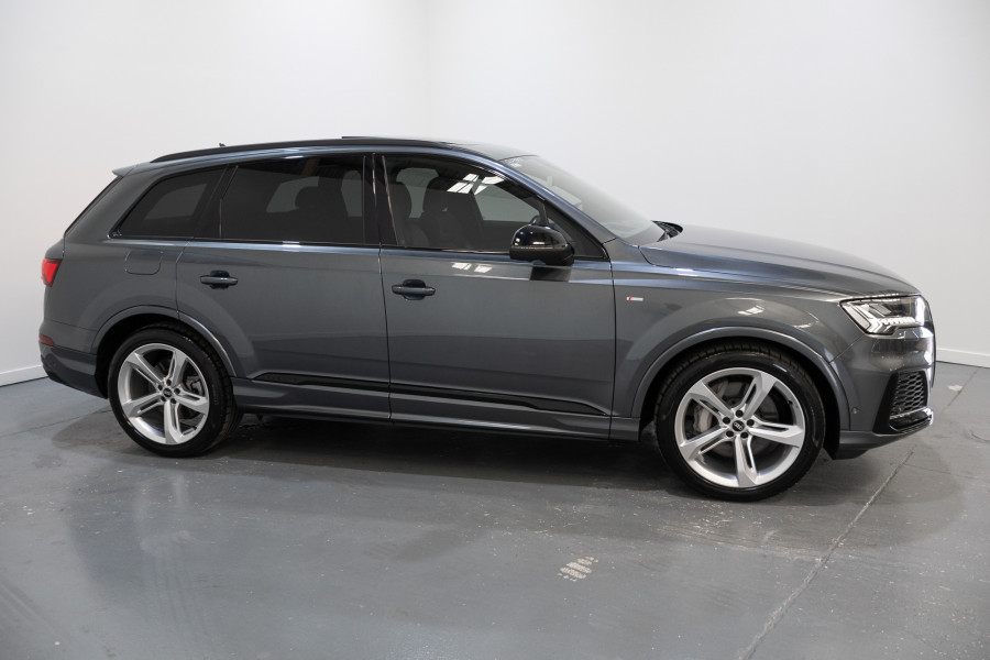 2021 Audi Q7 4M 55 TFSI S line SUV Image 7