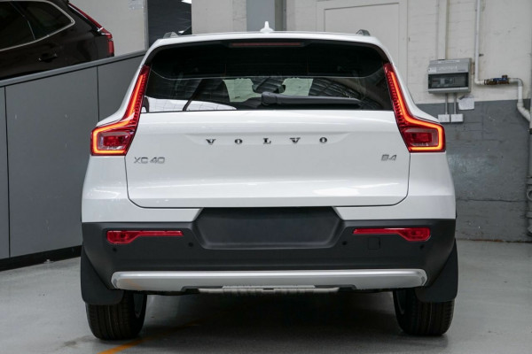 2025 MY26 Volvo XC40 XZ Plus B4 SUV Image 18