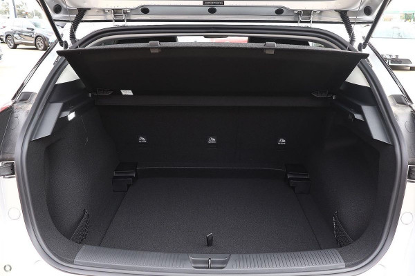 2026 MG MG4 AH4E Essence 64 Hatch Image 8