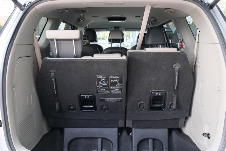 2017 MY18 Kia Carnival YP SLi Van Image 11