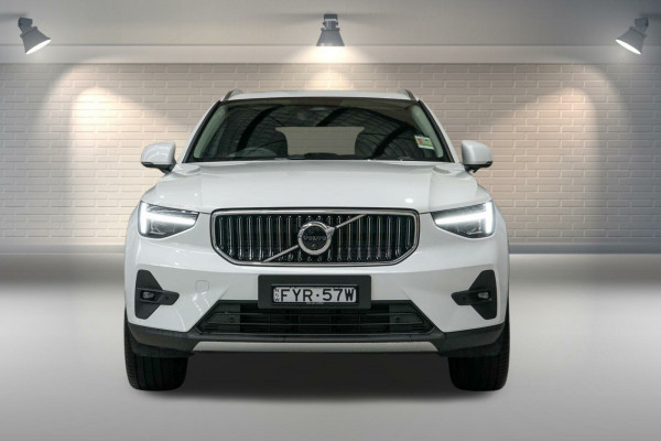2026 Volvo XC40 XZ Ultra B4 Bright SUV Image 17