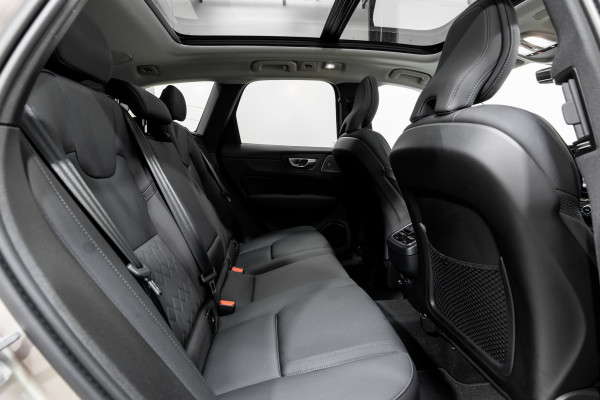 2025 Volvo XC60 UZ B5 Ultra Dark 2L Petrol AWD SUV Image 20