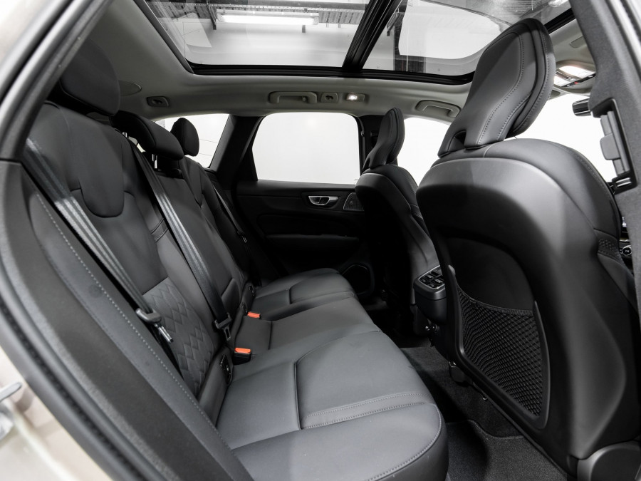2025 Volvo XC60 UZ B5 Ultra Dark 2L Petrol AWD SUV Image 20