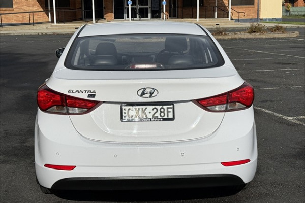 2014 Hyundai Elantra MD3 Trophy Sedan Image 4