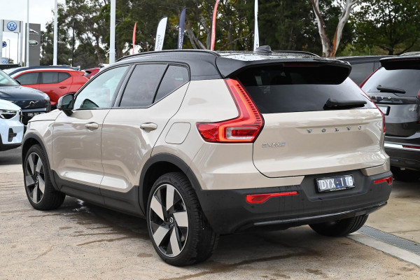 2026 Volvo EX40  Ultra Single Motor Extended Range SUV Image 3