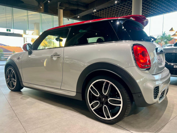 2015 MINI Cooper F56 John Cooper Works Hatch image 5