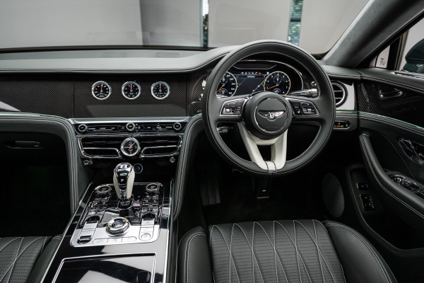 2023 Bentley Flying Spur 3S Azure V8 Sedan image 6