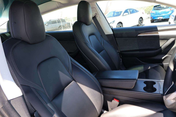 2022 Tesla Model 3  Rear-Wheel Drive Sedan Image 12