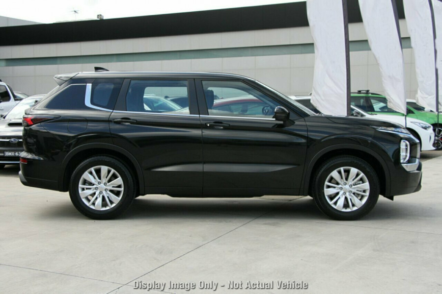 2025 Mitsubishi Outlander ZM ES SUV Image 12