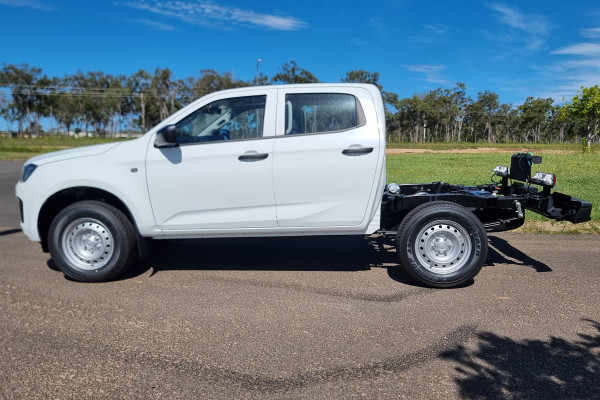 2026 Isuzu D-MAX RG SX Cab Chassis Image 6