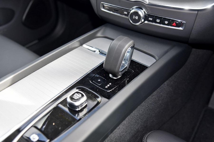 2025 Volvo XC60 UZ Plus T8 Plug-in Hybrid SUV Image 10