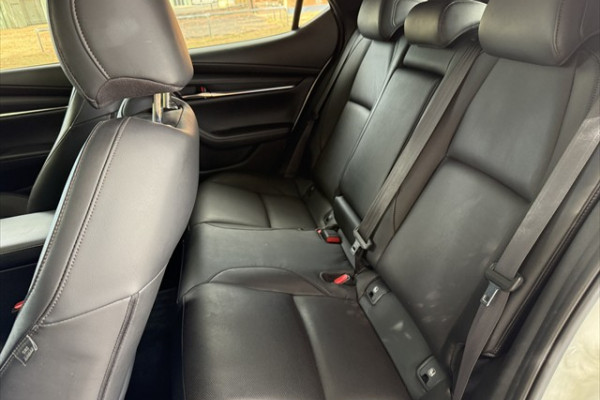 2022 Mazda 3 BP Series G20 Touring Hatch Image 3