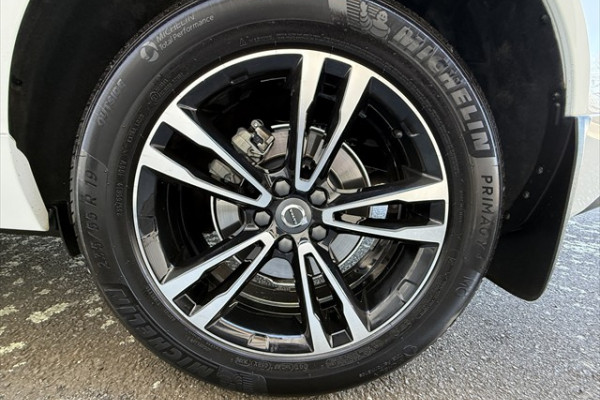 2020 MY21 Volvo XC60 UZ D4 Momentum SUV Image 9