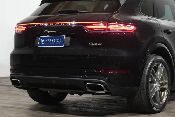 2018 Porsche Cayenne E-Hybrid SUV Image 8