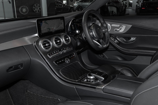 2019 Mercedes-Benz C-Class C205 C300 Coupe image 12