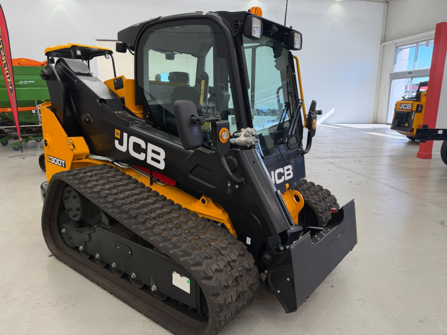 2025 JCB 300THF CAB T3 WITH 320 CW Tracked Skidsteer Loader Image 1