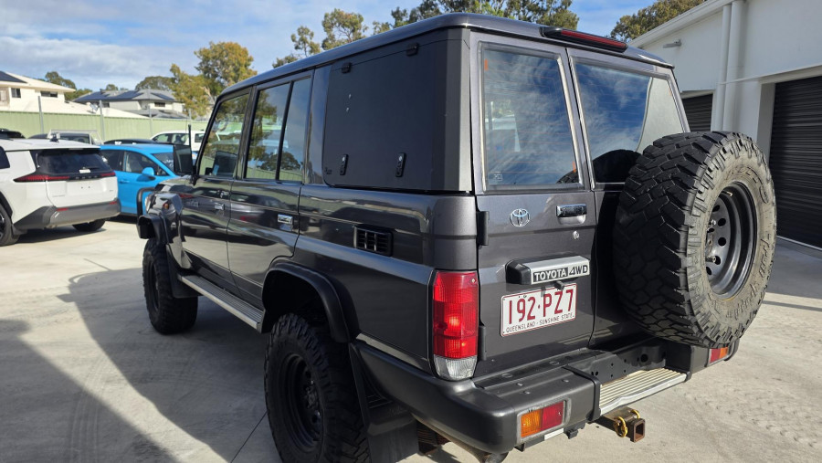 2022 Toyota LandCruiser VDJ76R WorkMate SUV Image 5