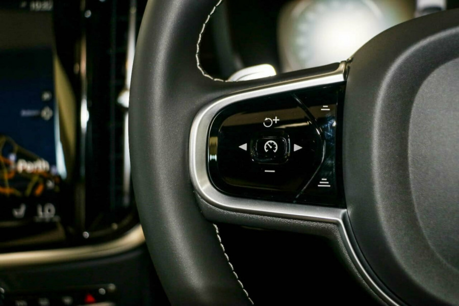2019 MY20 Volvo S60 Z Series T5 R-Design Sedan Image 16