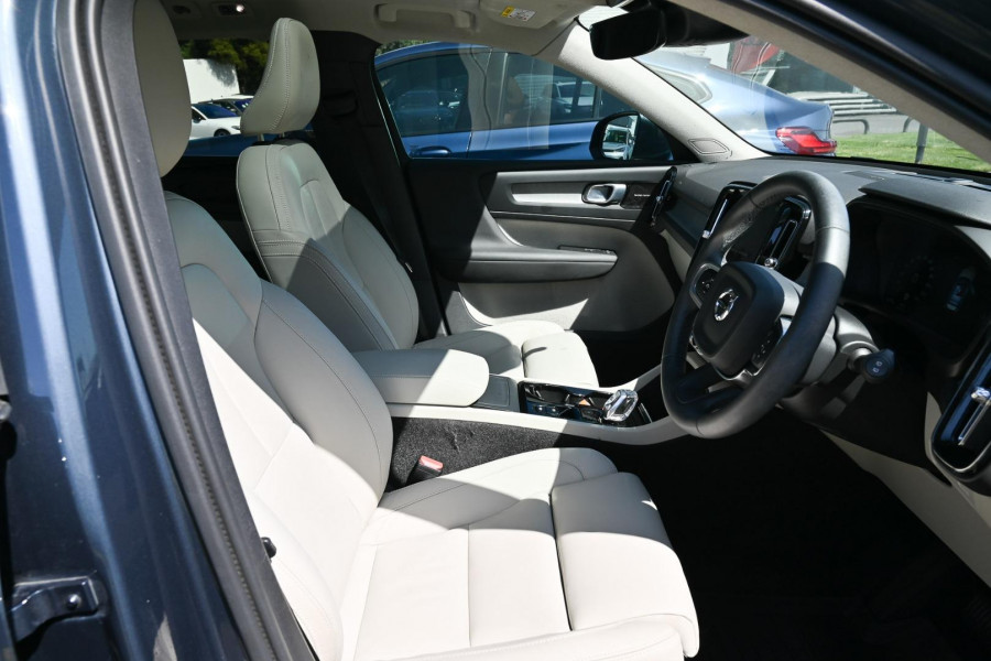 2022 Volvo XC40 XZ T4 Inscription SUV