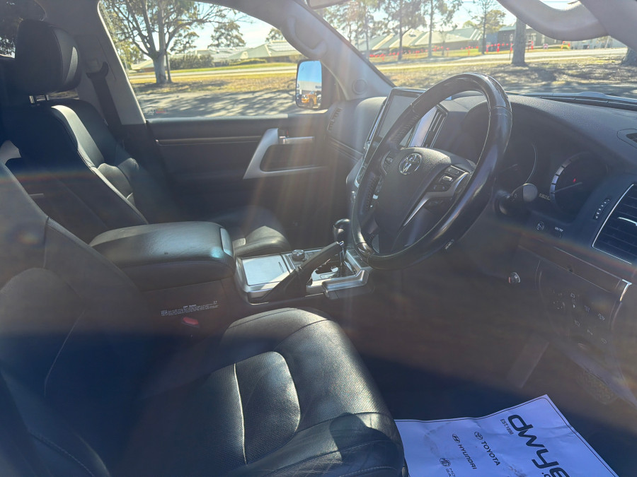 2018 Toyota LandCruiser 5450790G0 Sahara Wagon Image 7