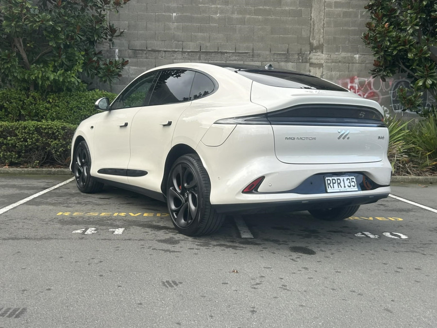2026 MG IM6 Platinum SUV Image 4