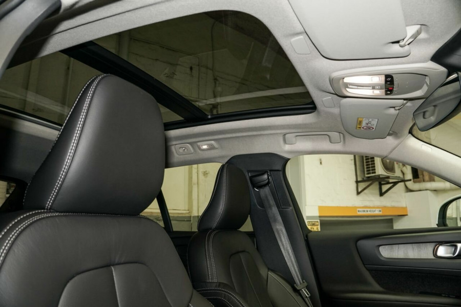 2026 Volvo XC40 XZ Ultra B4 Bright SUV Image 15