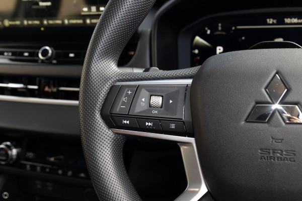 2025 Mitsubishi Outlander ZM ES SUV Image 15