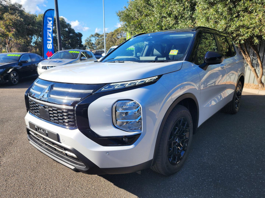 2025 Mitsubishi Outlander ZM LS SUV Image 3