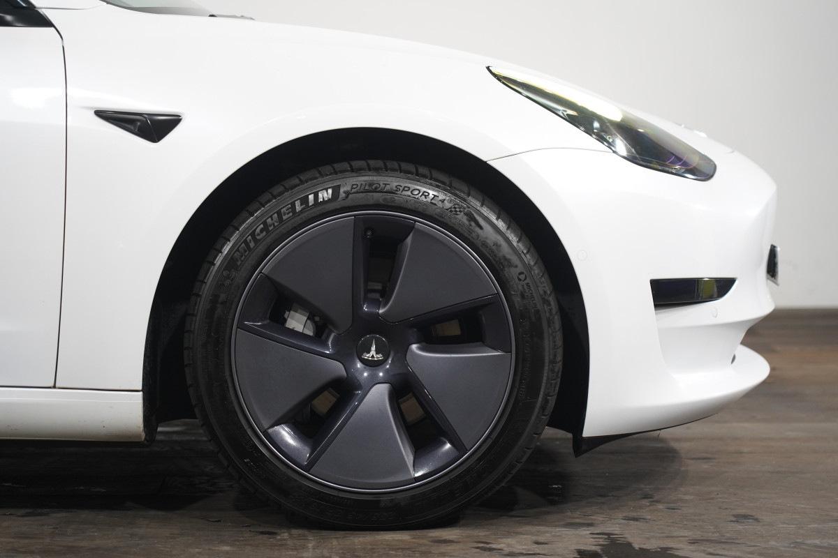 2022 Tesla Model 3 3 Rear-Wheel Drive Sedan Image 5