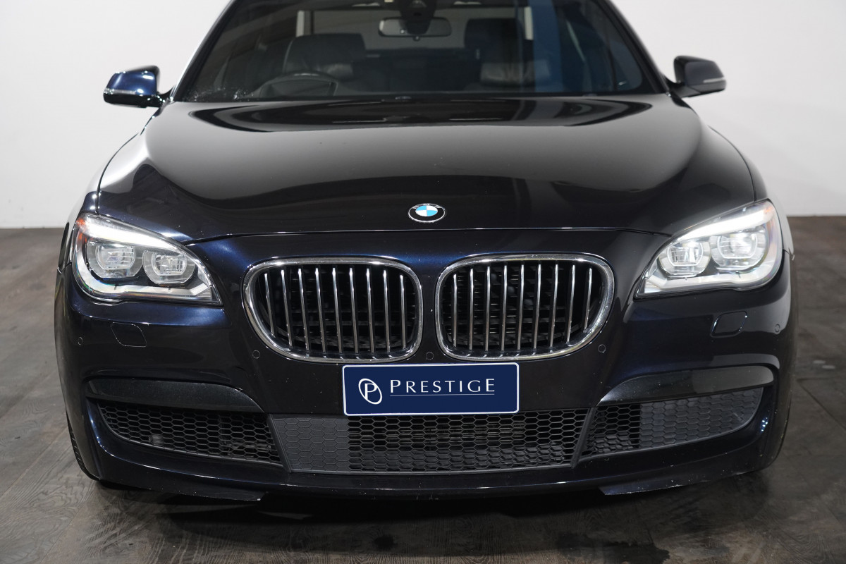 2015 BMW 7 40i Sedan Image 3