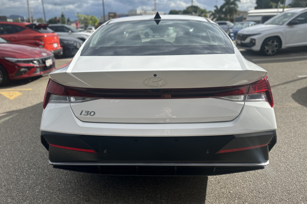 2025 Hyundai i30 CN7.V2  Sedan Image 5