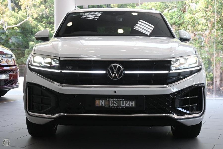 2025 Volkswagen Touareg RC 210TDI R-Line SUV Image 3