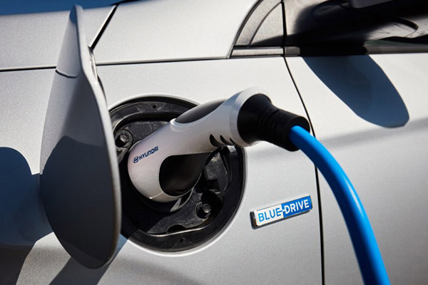 IONIQ Plug-In Hybrid Plug-in charging - AC charger.
