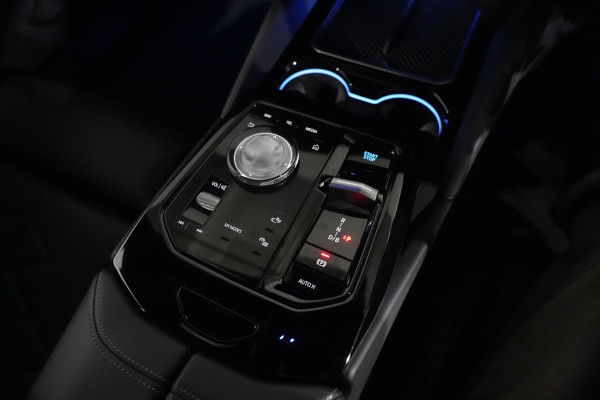 2025 BMW i5 eDrive40 M Sport Sedan Image 17