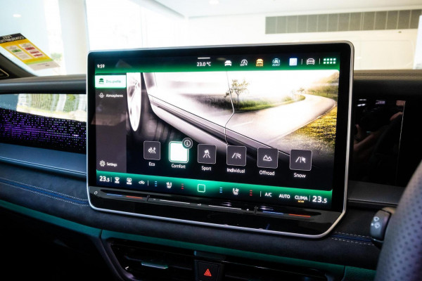 2025 Volkswagen Tayron R4 195TSI R-Line SUV image 18