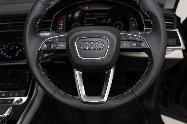2025 Audi Q7 4M 45 TDI SUV image 11