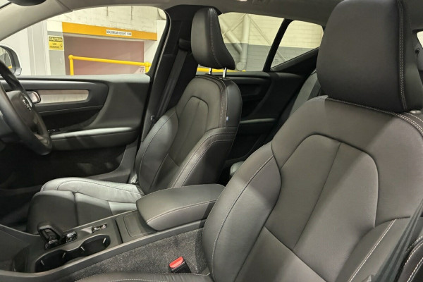 2025 Volvo XC40 XZ Plus B4 SUV Image 22