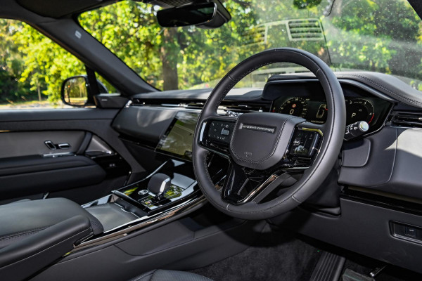2025 Land Rover Range Rover Sport L461 D300 Dynamic SE SUV image 8