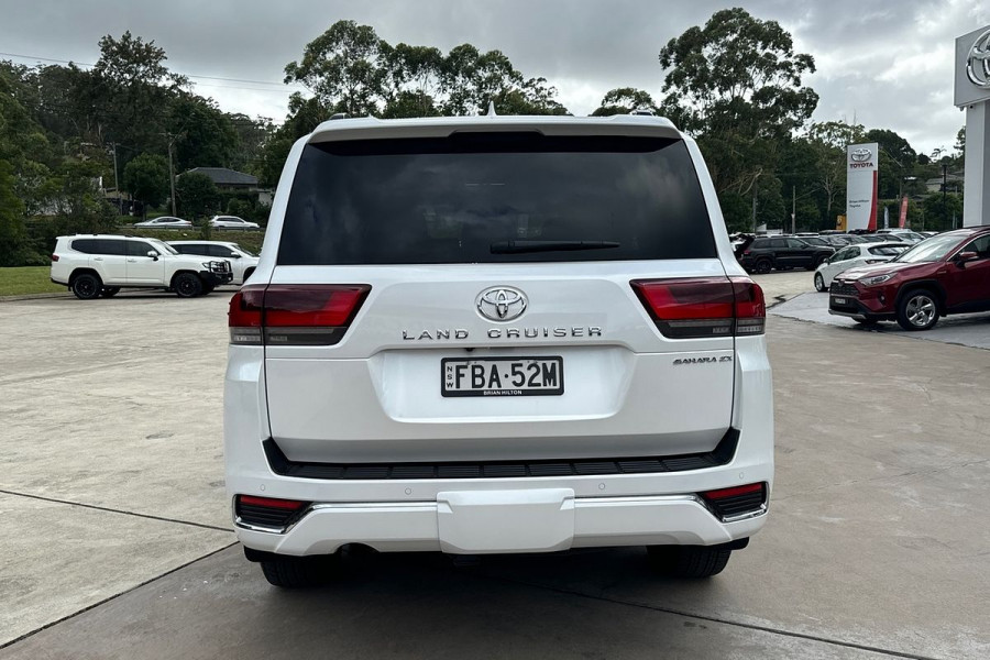 2023 Toyota LandCruiser FJA300R Sahara ZX SUV Image 18