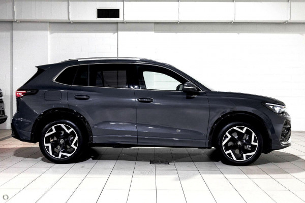 2026 Volkswagen Tiguan CT 150TSI R-Line SUV Image 5