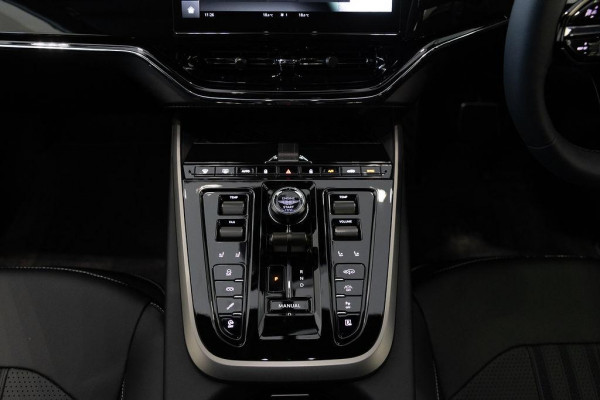 2025 MY26 Aston Martin DBX  707 SUV Image 24